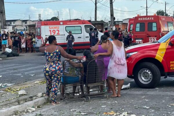 Explosão destrói prédio em Maceió — Foto Nick Marone - TV Gazeta de Alagoas (1)