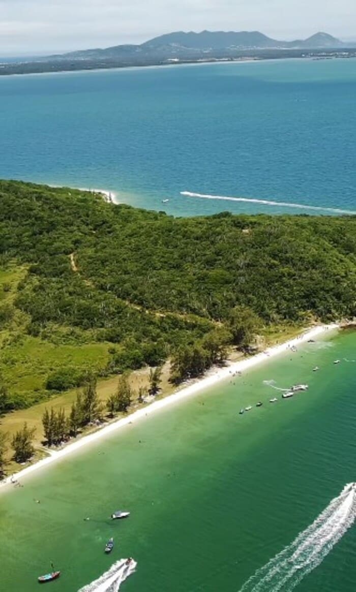 Fazenda Roberto Marinho é um paraíso de águas cristalinas em São Pedro da Aldeia, no Estado do Rio de Janeiro