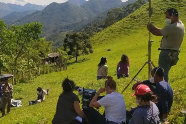 Filme Os Sapos feitos por moradores de Nova Friburgo e filmado em Boa Esperança