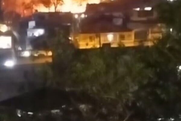 Fogo em Jardim Califórnia avança para perto de residências