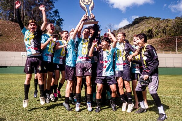Friburgo Sporting é campeão na categoria Sub-15