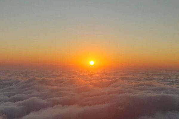 Frio - Nascer do Sol no Pico da Caledônia em Nova Friburgo - Inverno na cidade serrana - Foto Paulo Braga Junior