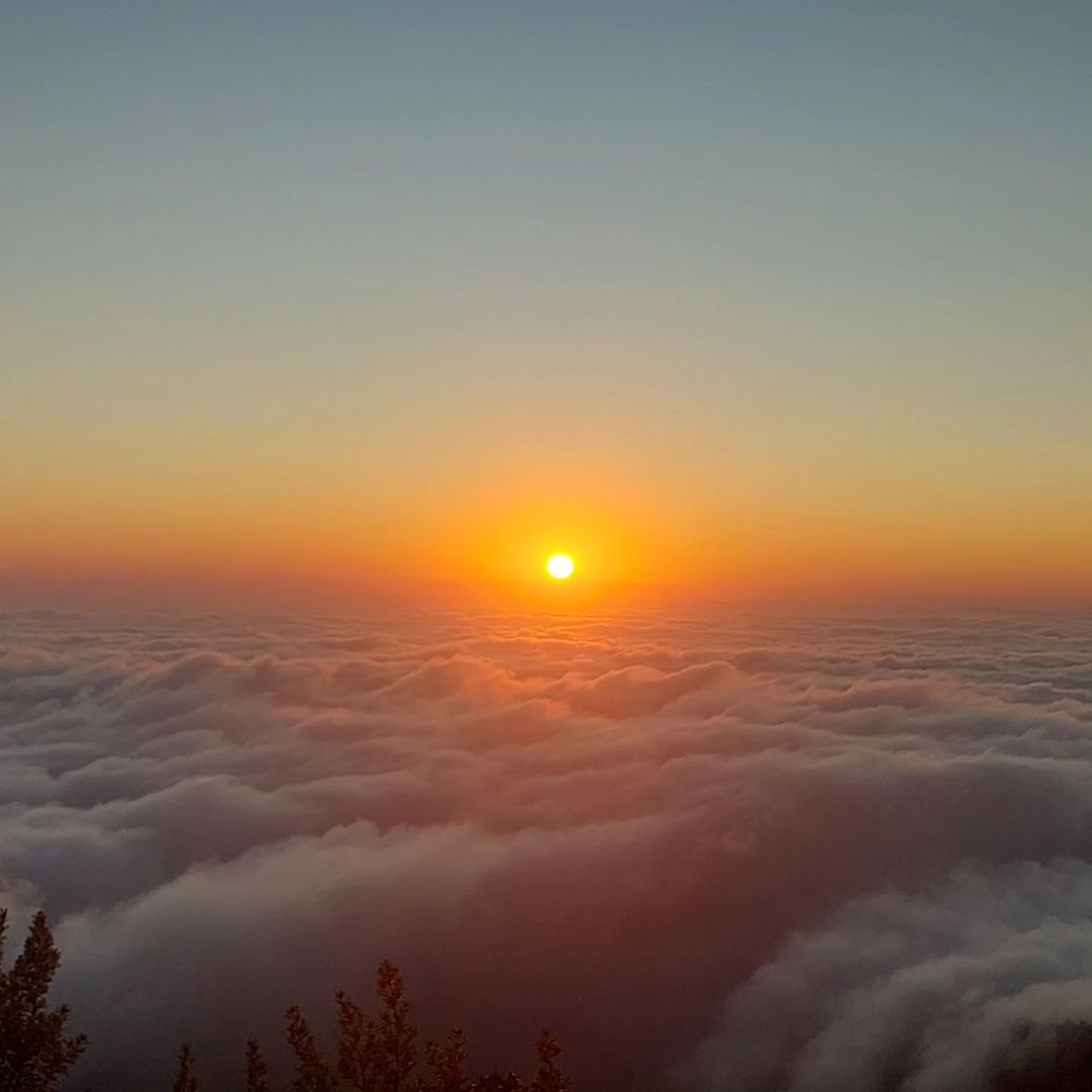 Frio - Nascer do Sol no Pico da Caledônia em Nova Friburgo - Inverno na cidade serrana - Foto Paulo Braga Junior