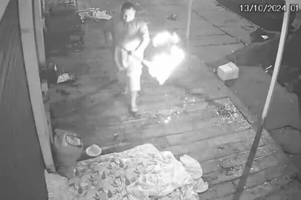 Homem é acusado de atear fogo em pessoa em situação de rua no Rio de Janeiro