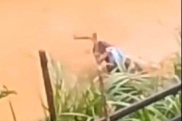Homem pula em córrego e é arrastado pela correnteza em Bom Jardim-RJ