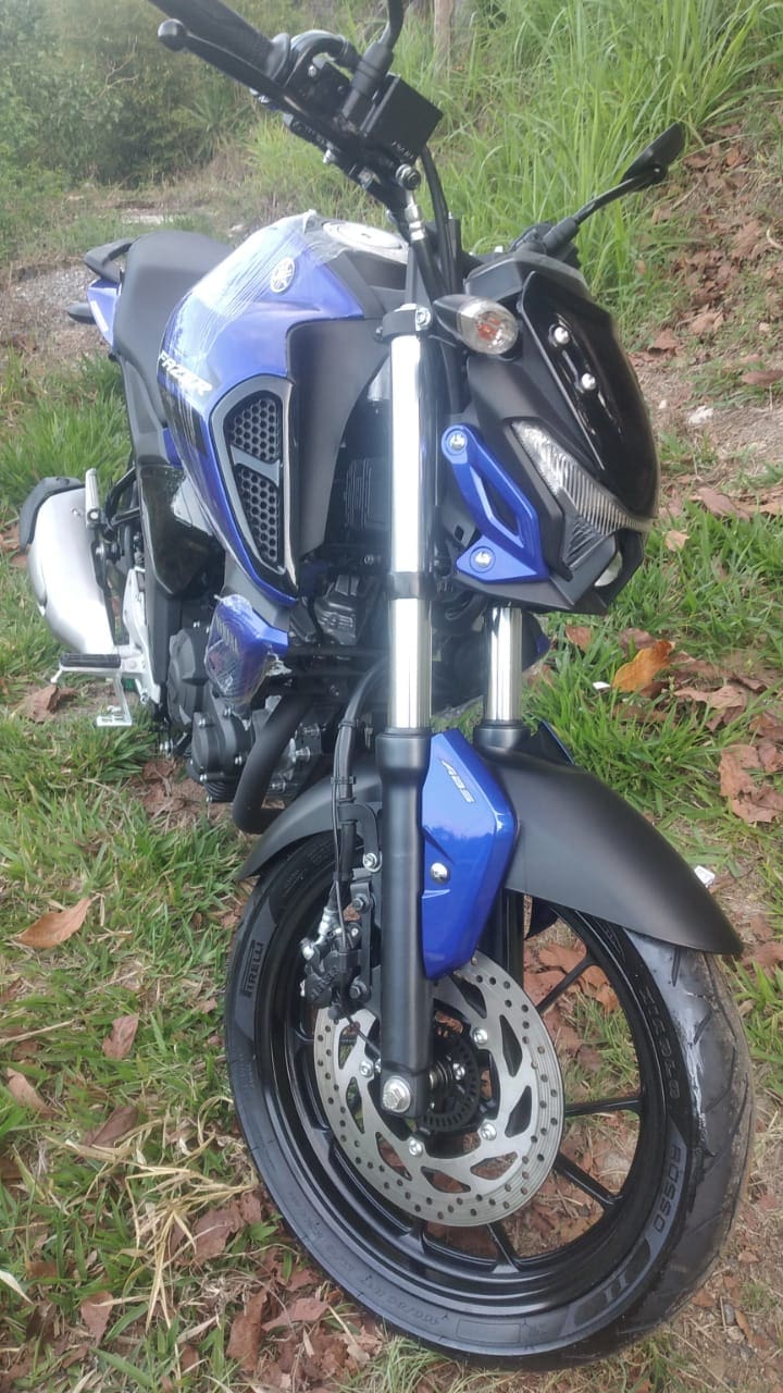 Homem tem moto roubada após bater com veículo em Nova Friburgo