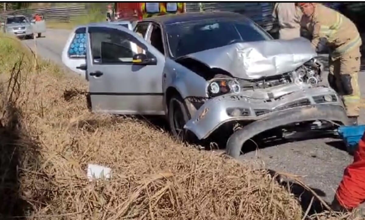 Homem fica ferido após batida em estrada de Lumiar e precisa ser atendido no Hospital Raul Sertã em Nova Friburgo