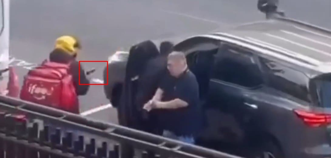 Homens disfarçados de Motoboy e Mototaxistas assaltam e roubam carro no Méier - Rio de Janeiro