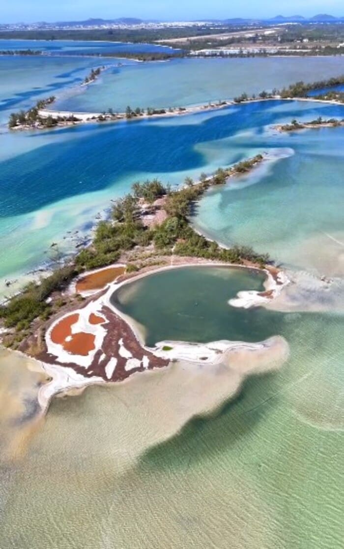 Ilha do Amor e Lagoa Azul são dois paraísos de Arraial do Cabo, na Região dos Lagos - Foto Reprodução