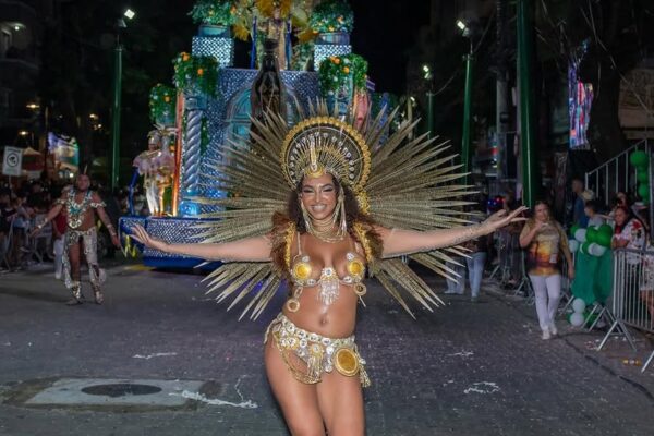 Imperatriz de Olaria é a grande campeã do Carnaval de Nova Friburgo em 2025 (2)