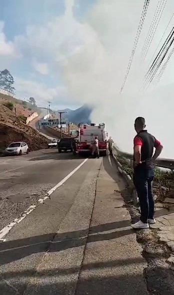 Incêndio em Córrego Dantas na cidade de Nova Friburgo