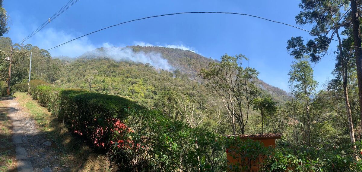 Incêndio em mata de Lumiar assusta moradores de Nova Friburgo