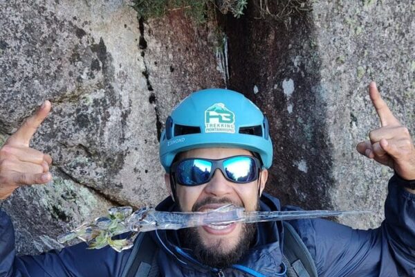 Itatiaia congelada viraliza nas redes sociais - Imagens Guia Hiago Barboza