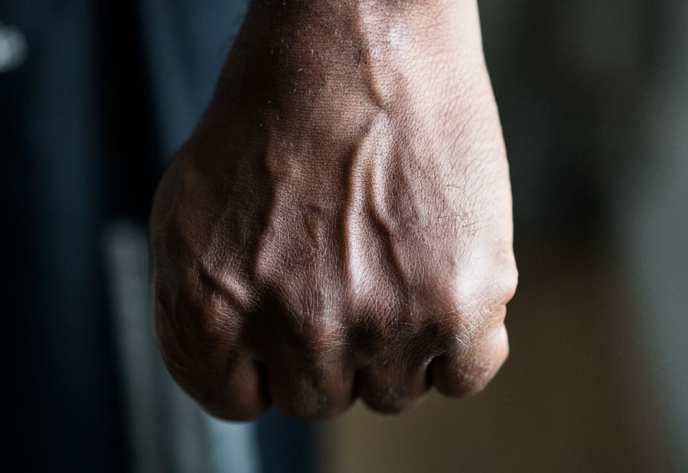 Lutador de artes marciais agride idoso em Teresópolis e é preso