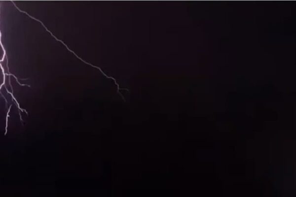 Megatrovão atinge Nova Friburgo na noite de segunda-feira 2 de dezembro
