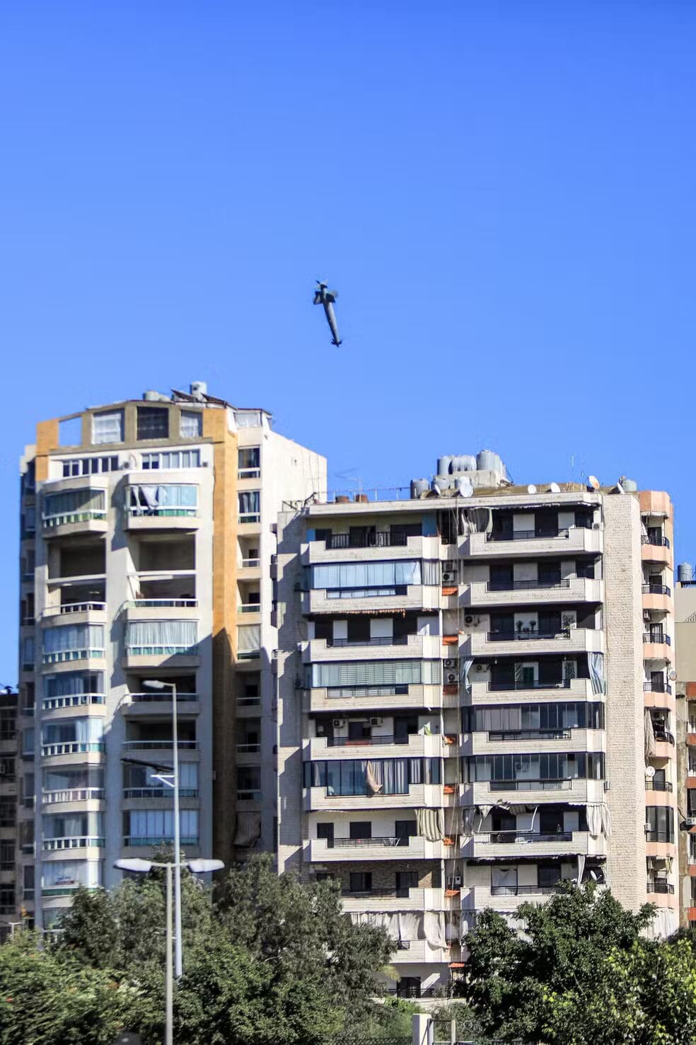 Míssil antes de atingir prédio em Beirute no Líbano enviado por Israel