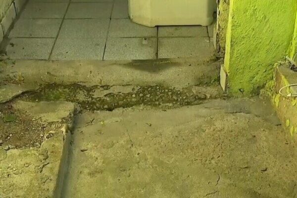 Moradora de Nova Iguaçu coloca câmera para vigiar retorno de água que nunca chega