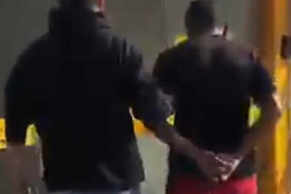 Homem é preso após ameaçar perseguir e praticar violência contra ex-namorada em Nova Friburgo
