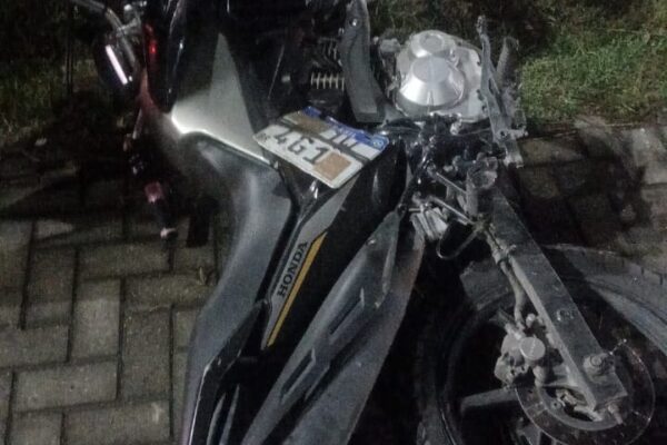 Moto apreendida era roubada - Ladrão foi intercpetado pela PM no Recreio - Rio de Janeiro
