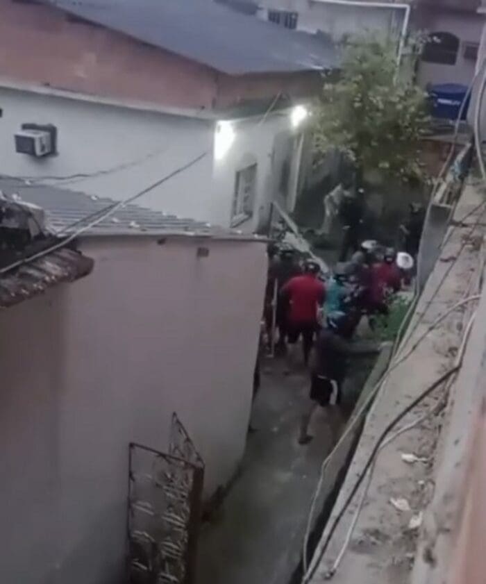 Motoboys se vingam após colega ser espancado por fortão no Rio de Janeiro