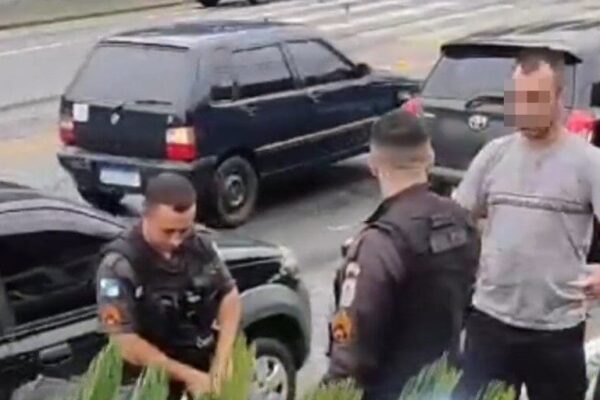 Motorista de aplicativo é preso com grande quantidade de drogas em Bom Jardim-RJ