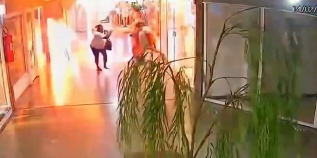 Mulher coloca fogo em loja dentro de shopping em Campos dos Goytacazes