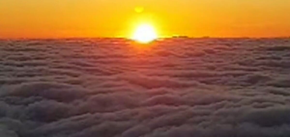 Nascer do Sol em Nova Friburgo do alto do Pico da Caledônia