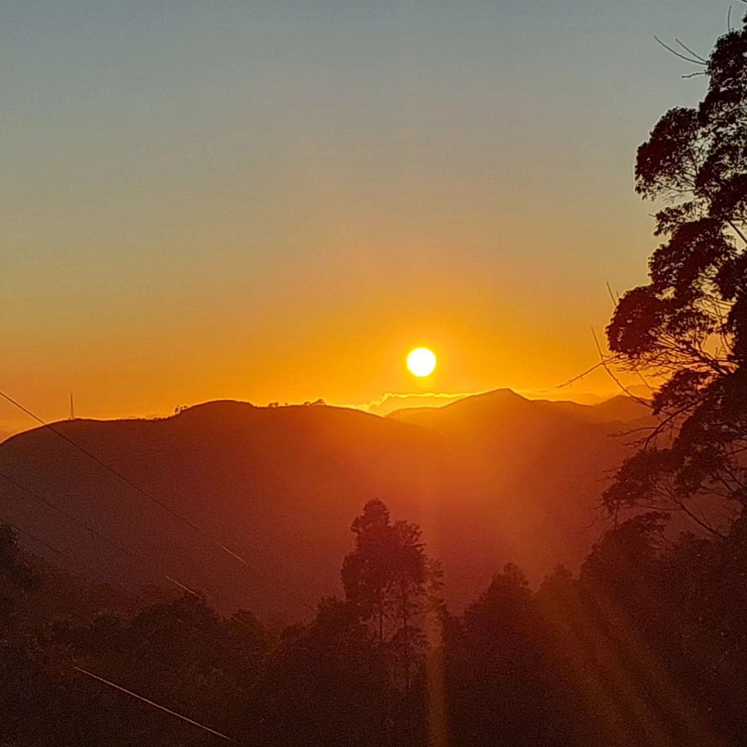 Nascer do sol em Nova Friburgo - Amanhecer no Estado do RJ no inverno - Frio Rio de Janeiro - Foto Paulo Braga Junior (1)