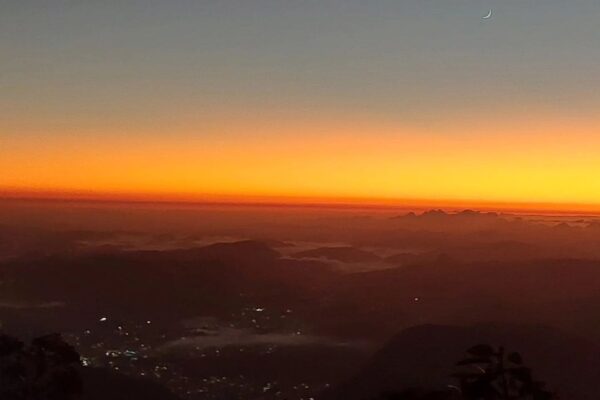 Nascer do sol em Nova Friburgo - Amanhecer no Estado do RJ no inverno - Frio Rio de Janeiro - Foto Paulo Braga Junior
