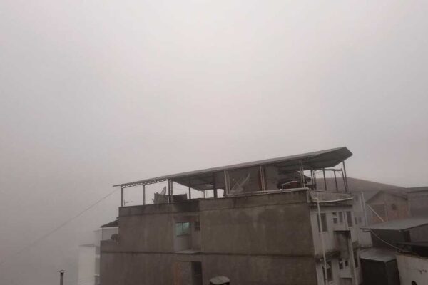Nevoeiro cobre Nova Friburgo na manhã desta quarta-feira - Imagens de frio intenso - Foto Guilherme Alt (2)