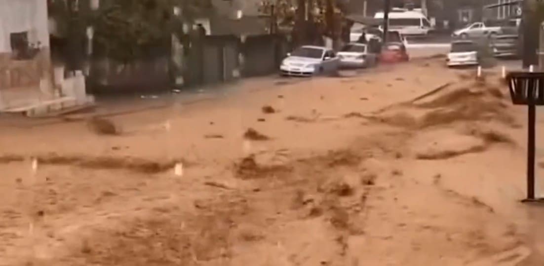 Nova Iguaçu, Baixada Fluminense e Rio de Janeiro foram fortemente atingidos por chuva