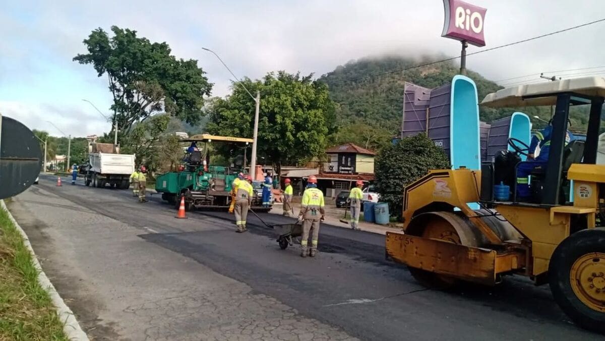 Obras na RJ 116 altura de Cachoeiras de Macacu seguem durante esta semana
