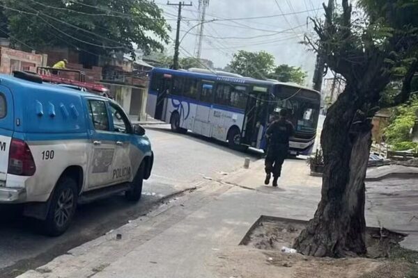 Ônibus são sequestrados pelos segundo dia consecutivo no Rio de Janeiro