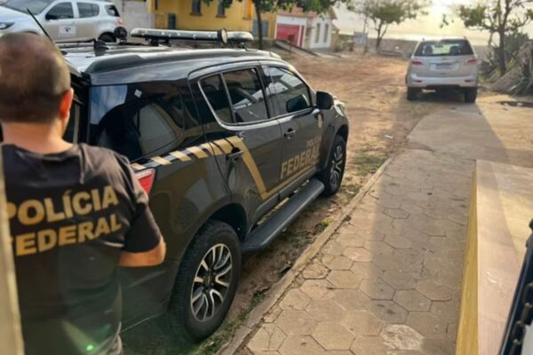 Operação da Polícia Federal em campos contra deputado por corrupção