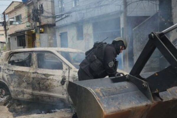 Operação da Polícia na Cidade Alta tenta avançar nas favelas do Rio