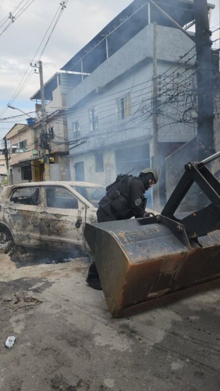 Operação da Polícia na Cidade Alta tenta avançar nas favelas do Rio