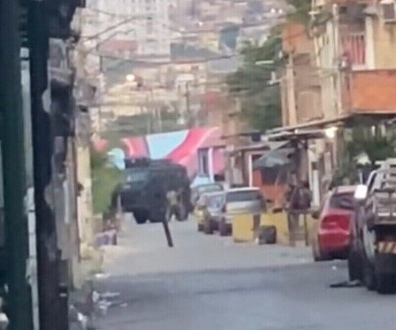 Operação Torniquete da polícia contra roubo de veículos no Complexo da Maré, no Rio de Janeiro
