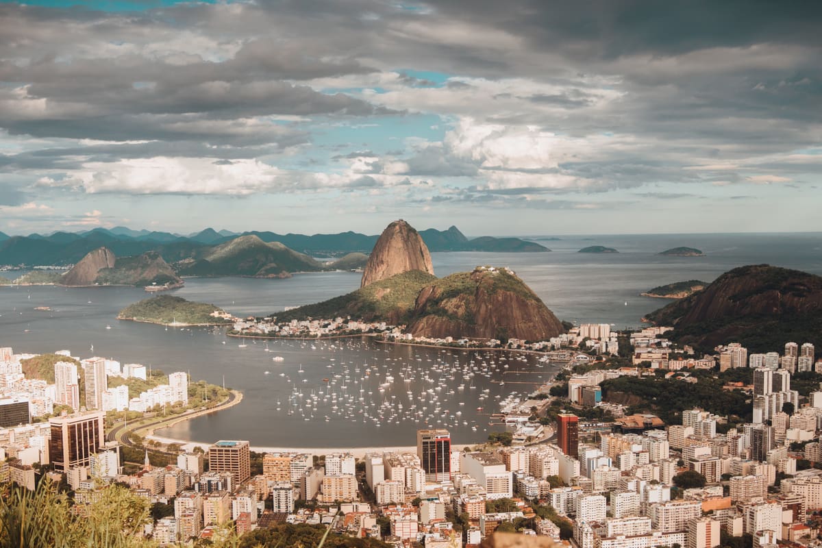 Pao-de-acucar-Cristo-Redentor-e-Enseada-de-Botafogo-atracao-turistica-do-Rio-de-Janeiro