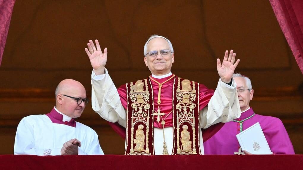 Papa Leão XIV faz o primeiro discurso após Conclave 2025 no Vaticano