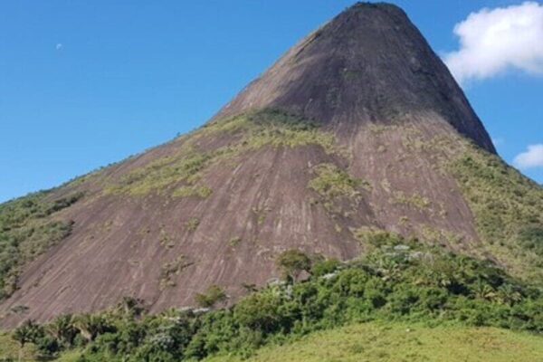 Pedra Dubois em Santa Maria Madalena