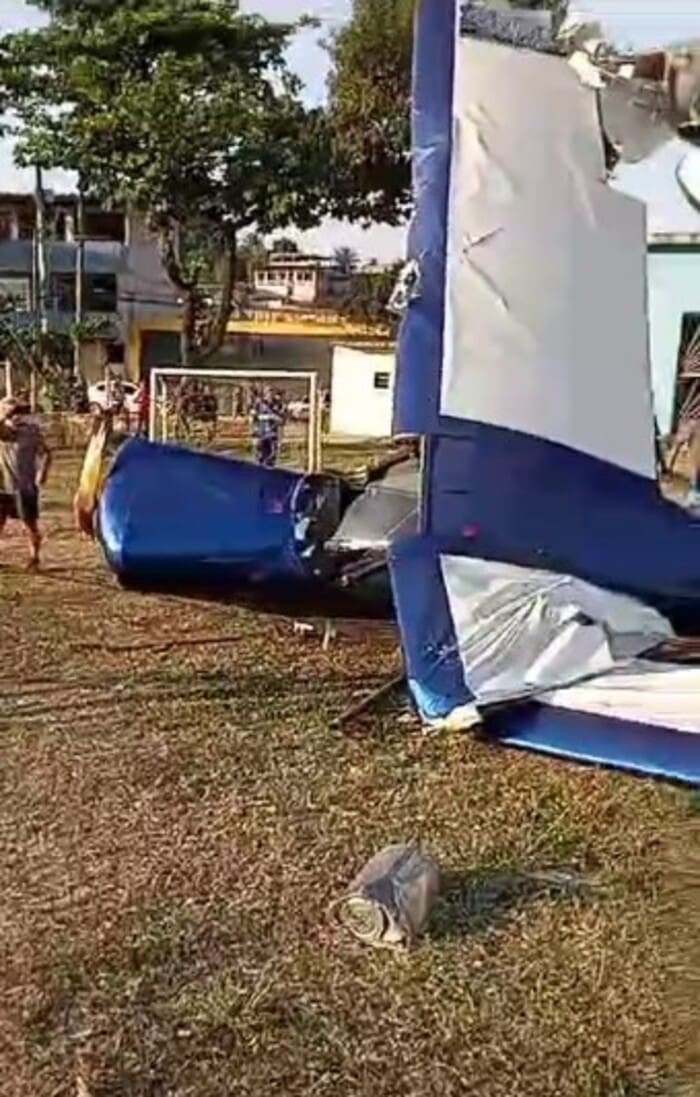 Piloto sobrevive a queda de avião em Nova Iguaçu