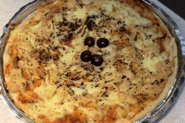 Pizza de frango com requeijão