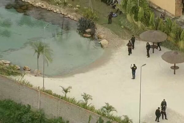 Polícia encontra Resort do Crime usada por Peixão, no Complexo de Israel, no Rio de Janeiro - Reprodução TV Globo