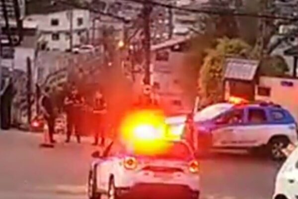 Policiamento reforçado no Alto de Olaria, bairro de Nova Friburgo-Rj, após intenso tiroteio