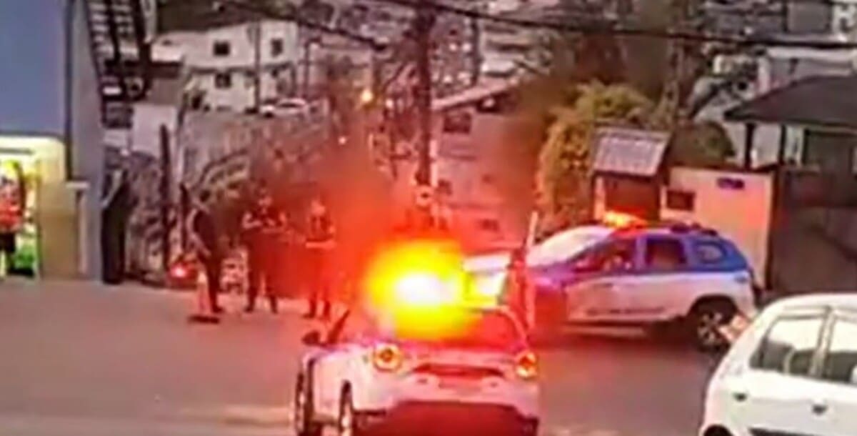 Policiamento reforçado no Alto de Olaria, bairro de Nova Friburgo-Rj, após intenso tiroteio
