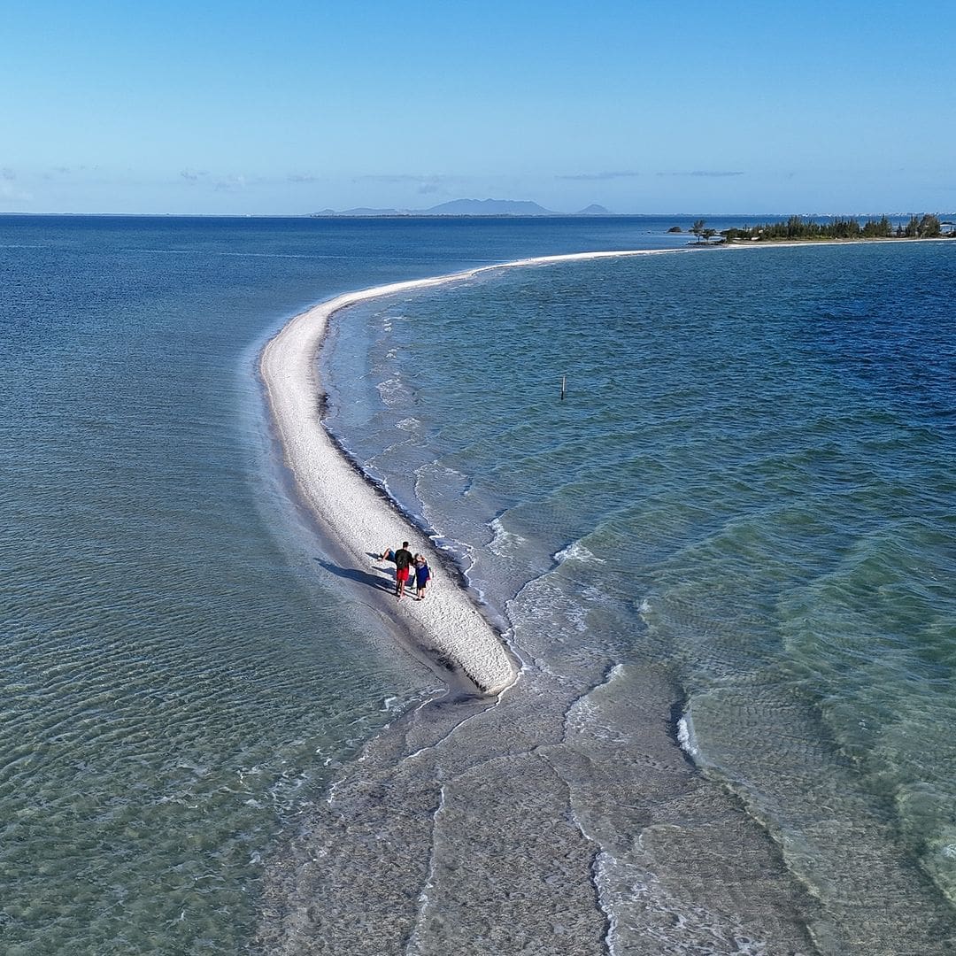 Ponta de Alcaíra ou Arubinha fica em Arraial do Cabo e é um dos locais mais bonitos do Rio de Janeiro