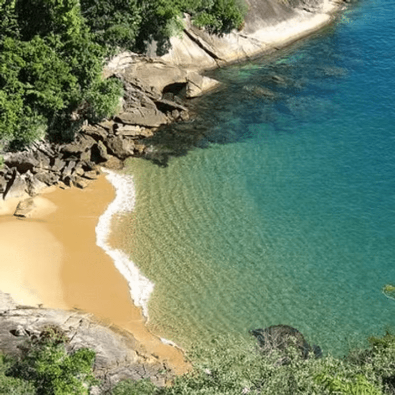 Praia Martins de Sá em Paraty é um dos paraísos escondidos do Estado do Rio de Janeiro - Foto Site De Palmas Turismo