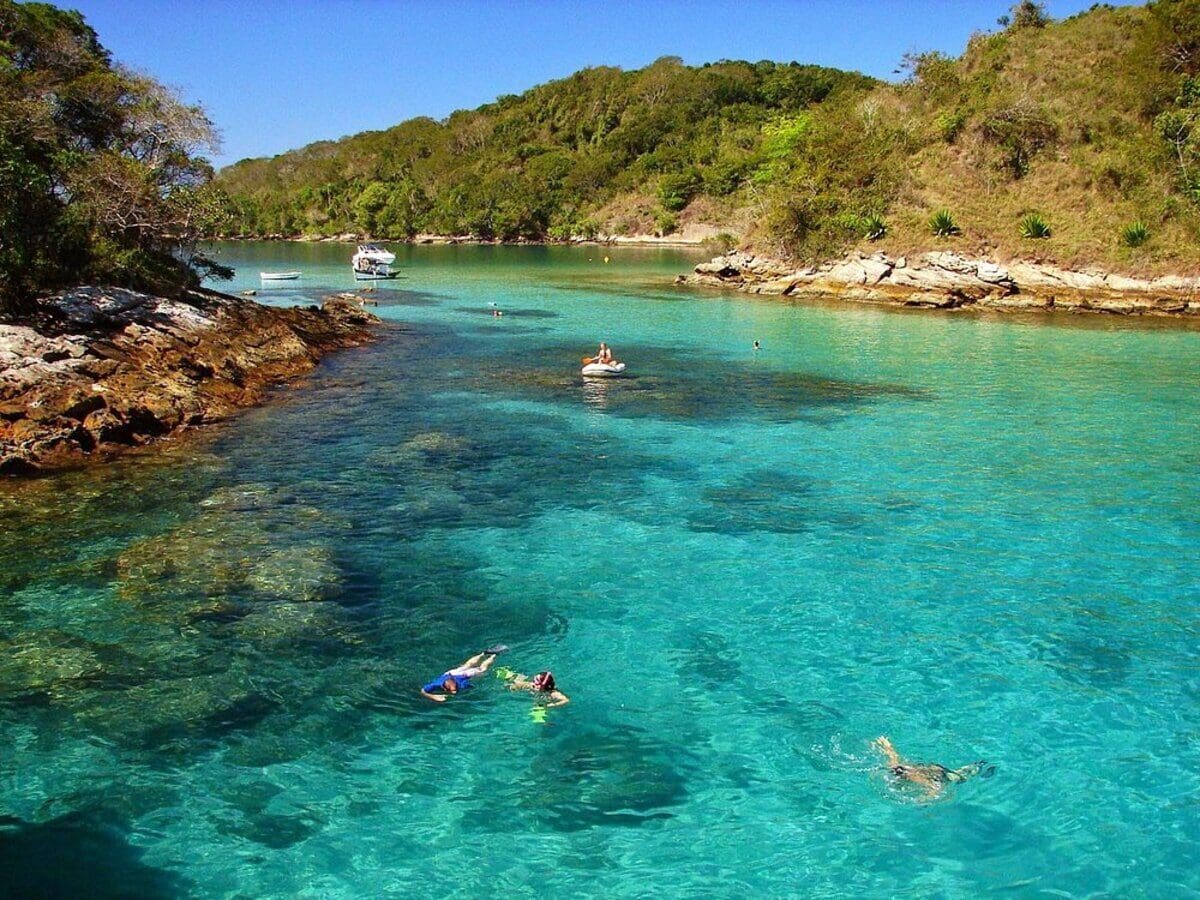 Praia Preta em Ilha Grande é considerada uma das melhores praias da região e encanta turistas (1)