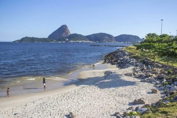 Praia da Gloria no Rio de Janeiro está liberada para banho