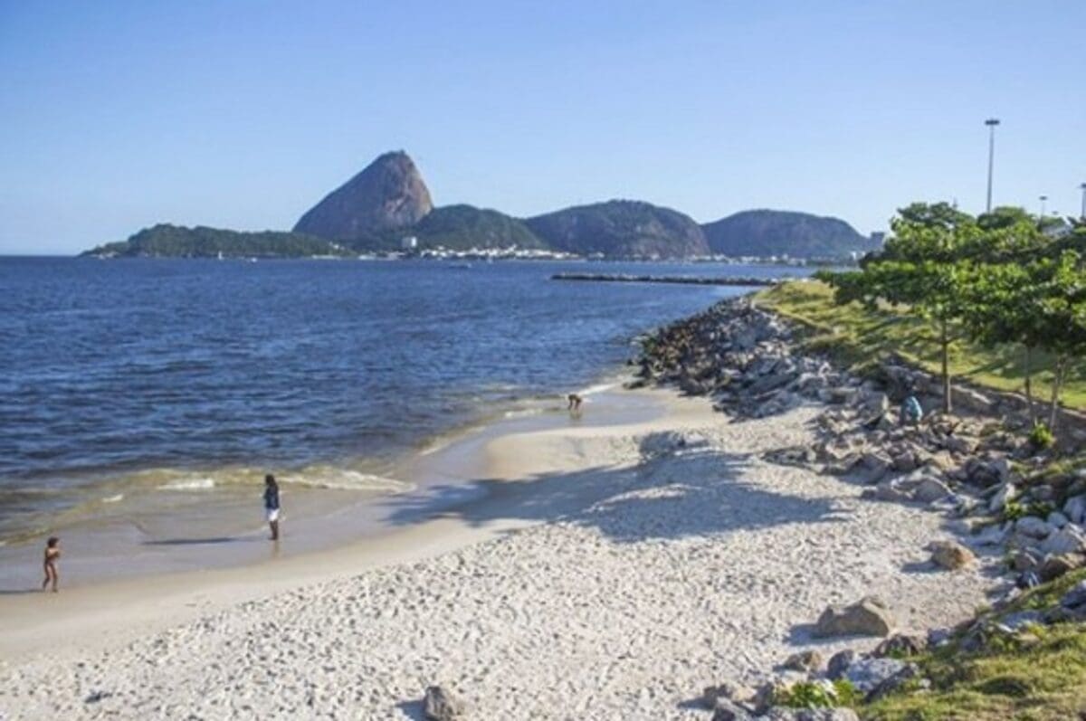 Praia da Gloria no Rio de Janeiro está liberada para banho